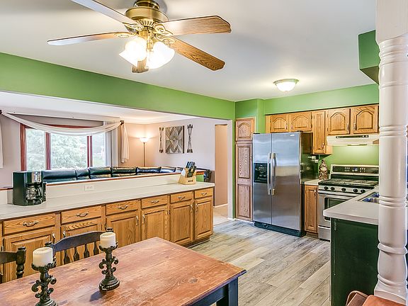 5th image of 22364 Kingston Ct