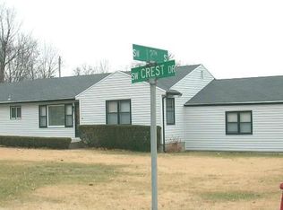 1158 SW Crest Dr, Topeka, KS 66604