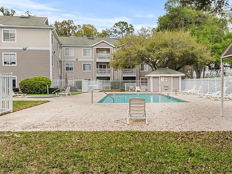 4000 SW 23rd St #4-303 — Photo 31