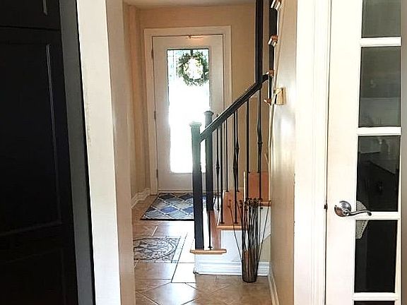 3rd image of 438 Pickford Dr