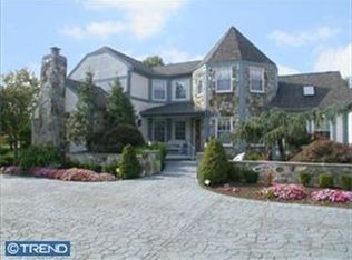 645 White Ash Dr, Langhorne, PA 19047