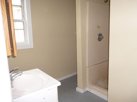 5th image of 61 Temple St #1