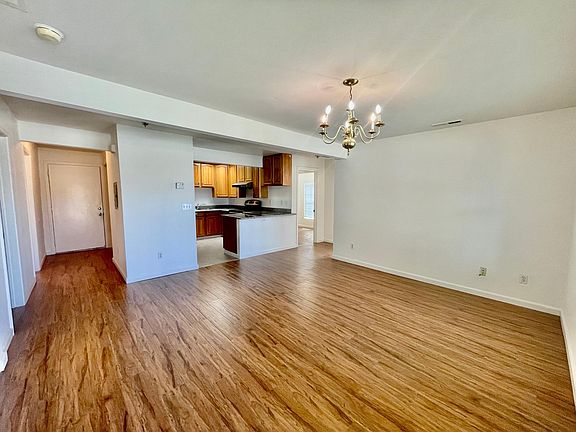 5th image of 22420 Fuller Ave