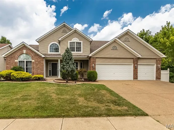 1321 Avondale Spring Dr, O'Fallon, MO 63368