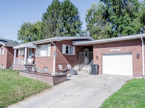 1036 Indiana Ave, Fairmont, WV 26554