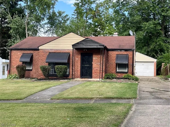 1373 Hardesty Blvd, Akron, OH 44320