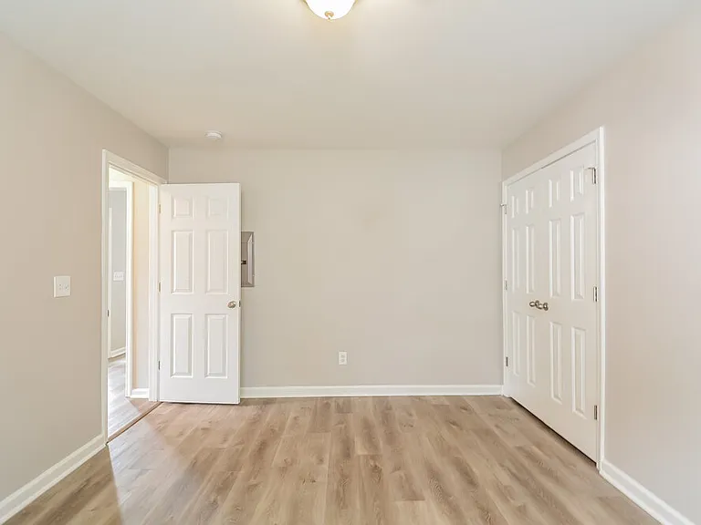 504 Jaffiley Ct — Photo 13