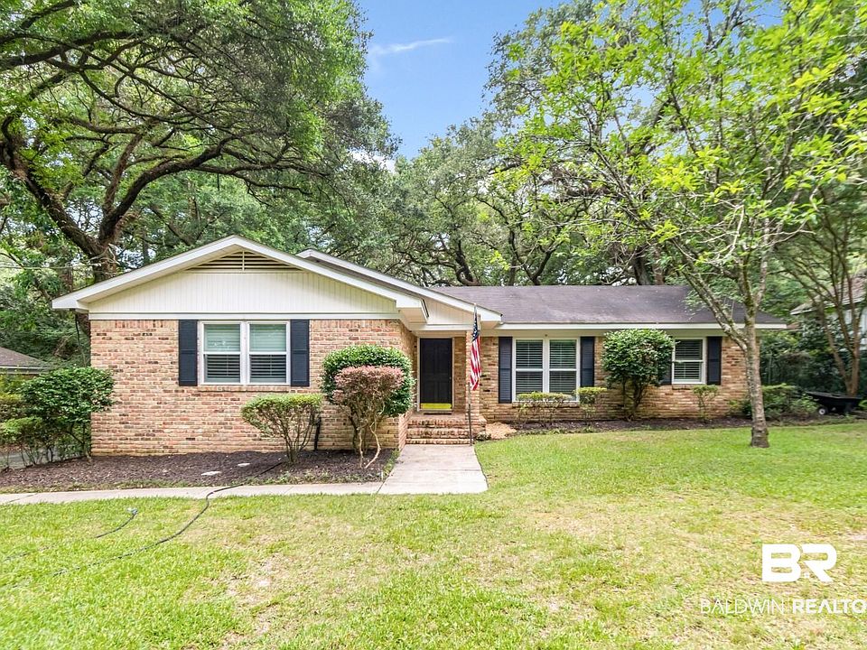 1st image of 3909 Hillcrest Ln