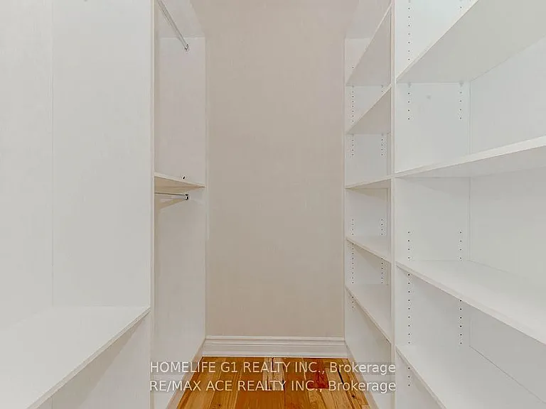 1319 Greenwood Cres — Photo 8