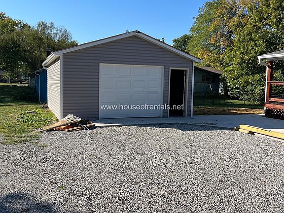 3rd image of 511 N Maple St