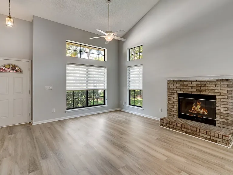 2406 Pirates Bay Dr — Photo 9