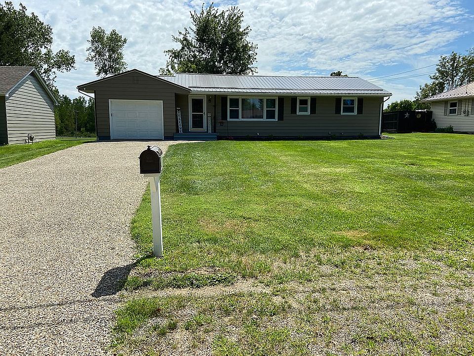 1st image of 427 Beechwood Dr