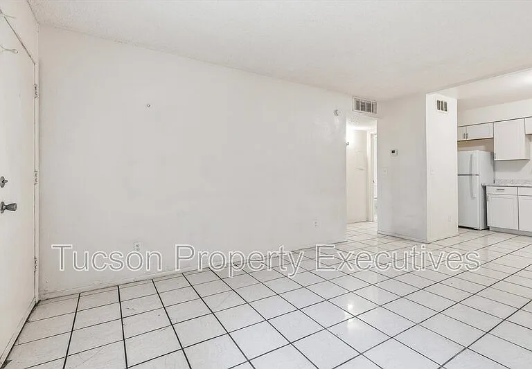 319 E Mohave Rd #109 — Photo 7