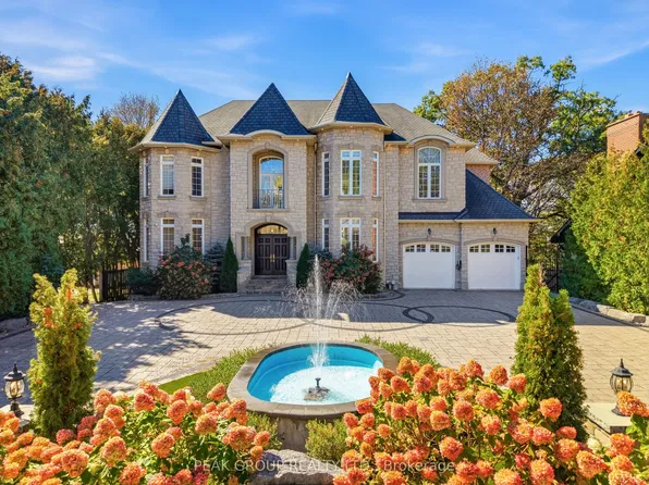 492 Rougemount Dr, Pickering, ON L1W 2B9