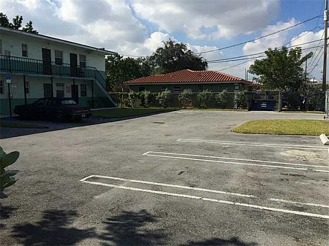 2nd image of 1541 NW 60 St