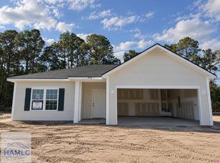 374 Juniper Dr, Hinesville, GA 31313
