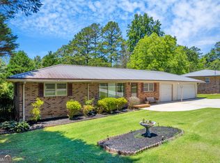 1226 Skyline Dr, Toccoa, GA 30577