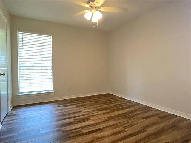 921 Ridgelake Dr — Photo 15