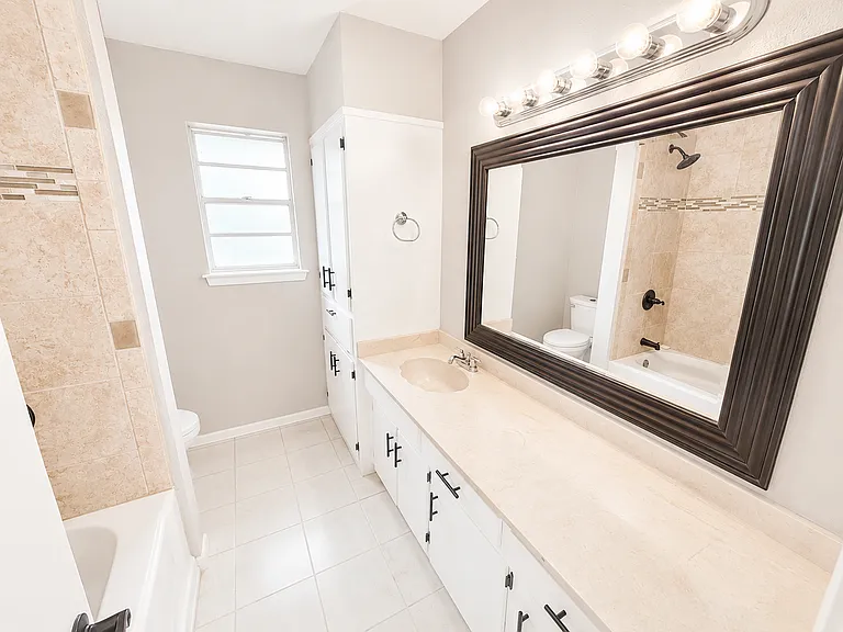 3225 Southland Blvd — Photo 6