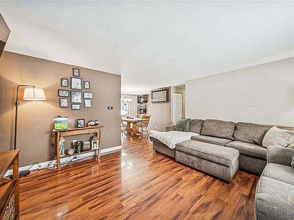 3rd image of 4310 Paradise Dr