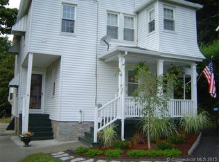 4 Hunters Ln, Ansonia, CT 06401