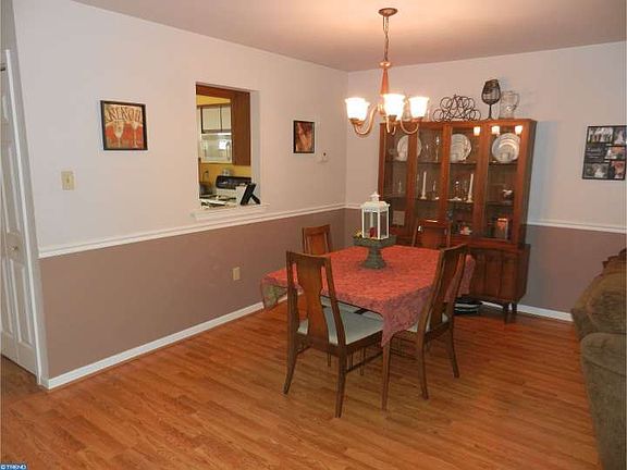 4th image of 307 Jenville Ct