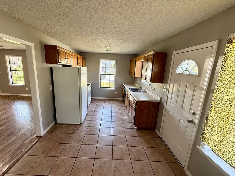 2516 Glenn Pl — Photo 4