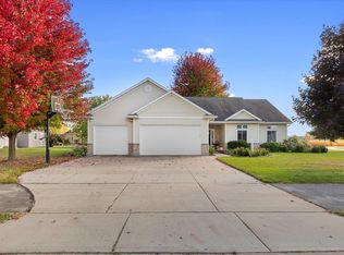 N9108 Noe Rd, APPLETON, WI 54915