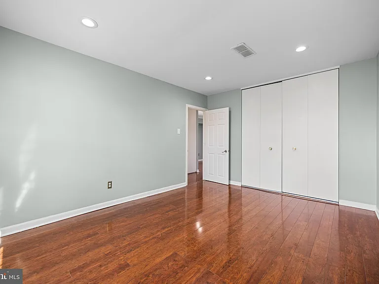 275 Green St #4A6 — Photo 15