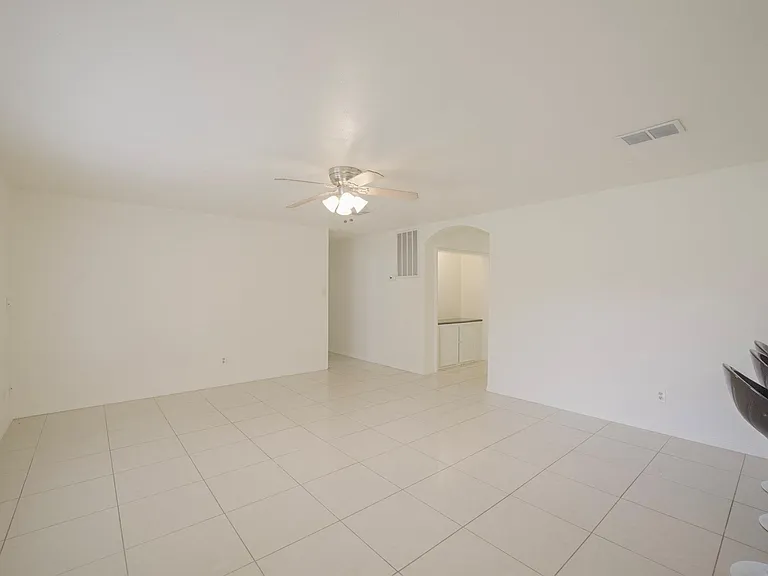 9811 Mango St — Photo 15