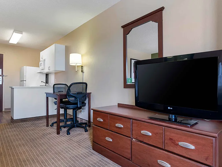 Studio Suite - 2 Full Beds
