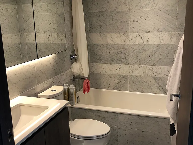 17 Bathurst St #1512 — Photo 9