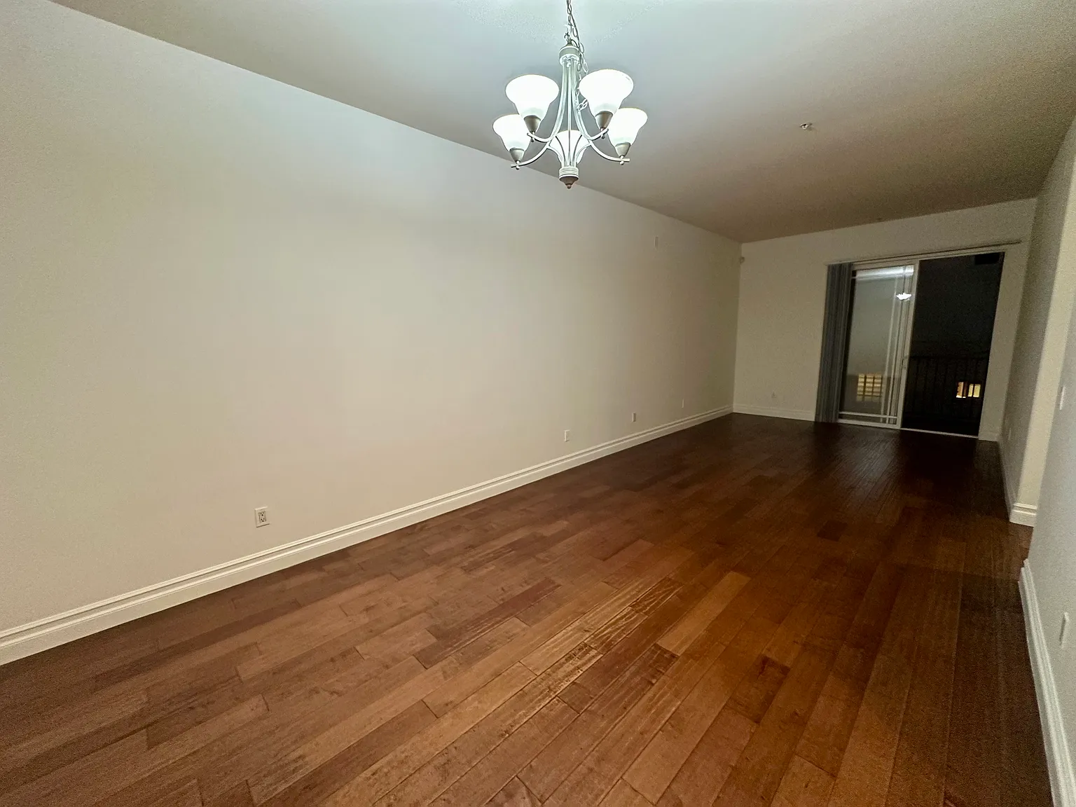 2 bed, 1100 sqft, $3,000 — Photo 1