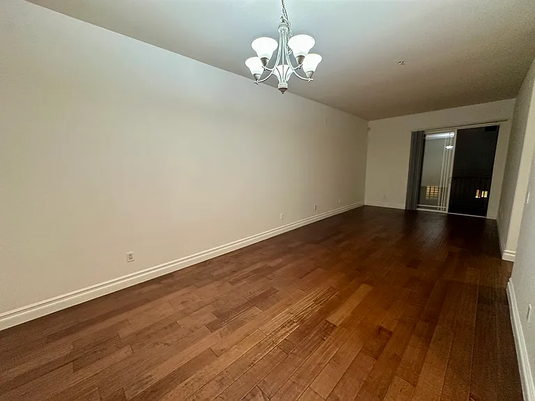 917 S New Hampshire Ave #211 — Photo 1