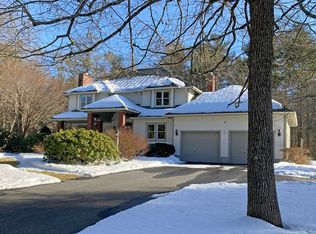 7 Laura Ln, Mattapoisett, MA 02739