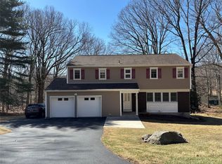 31 Astor Dr, Mahopac, NY 10541
