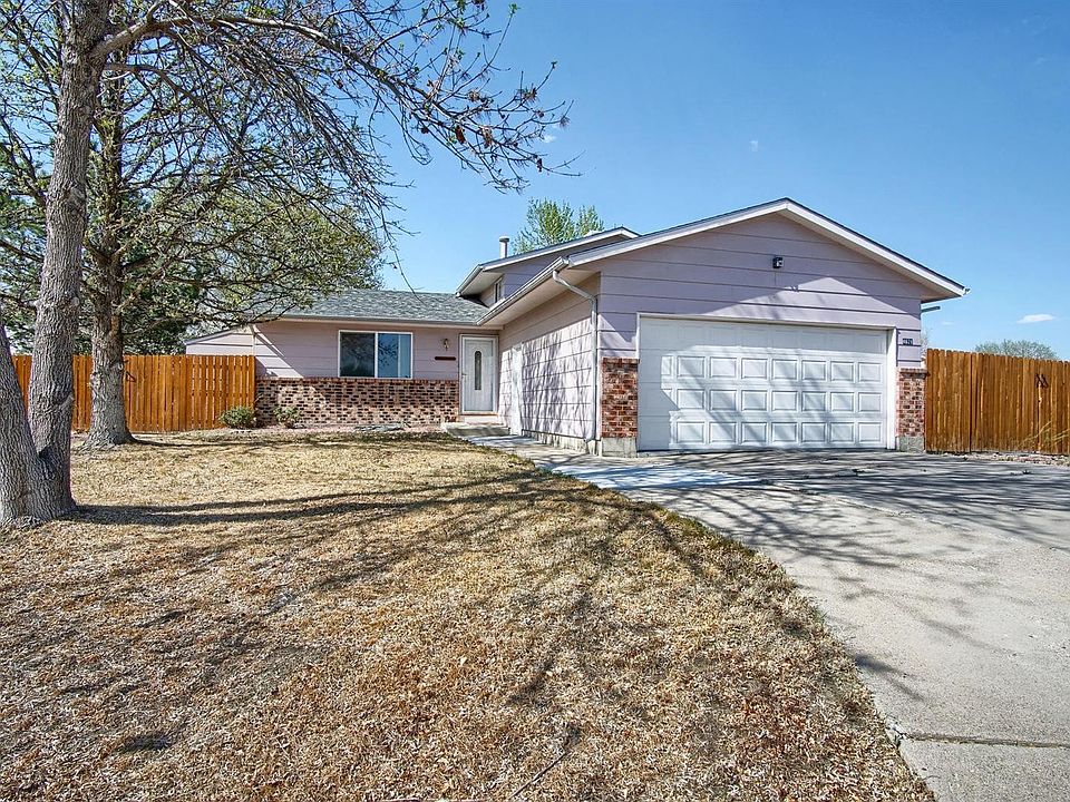 1st image of 4621 Castor Dr