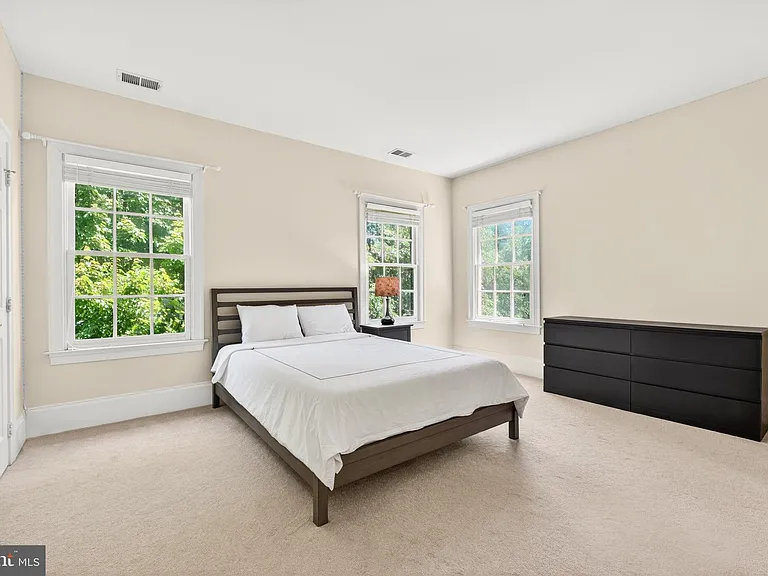 9860 Palace Green Way — Photo 43