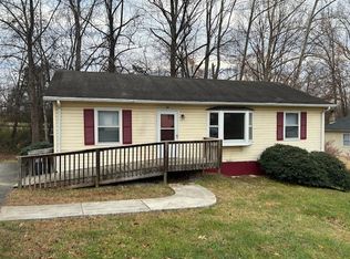 121 Walnut St, Amherst, VA 24521