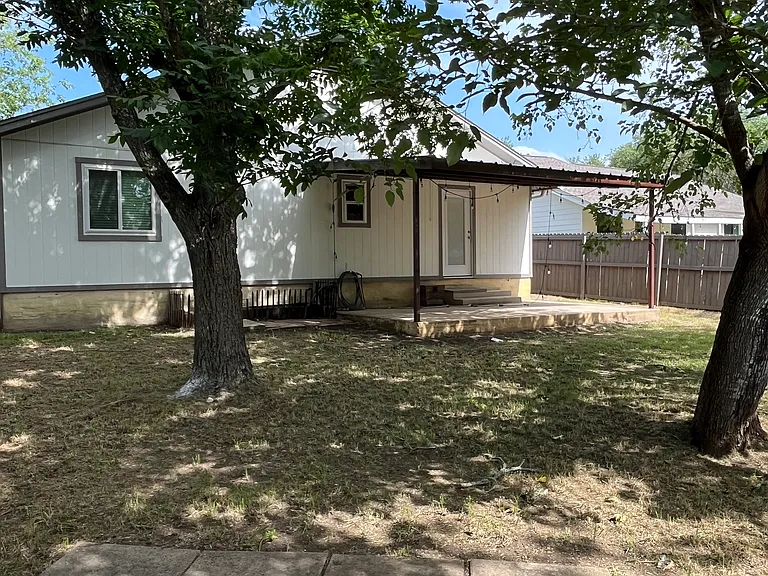 1906 Castle Gate Cir — Photo 28