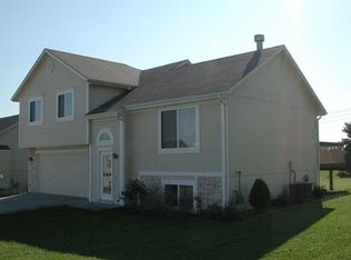 915 Madelyn Dr, Kearney, MO 64060