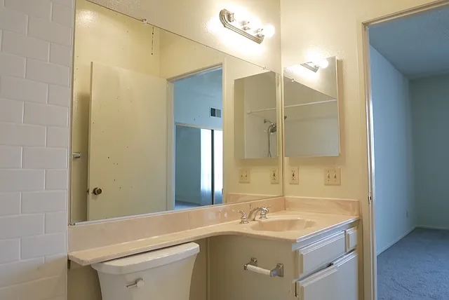 15045 Dickens St #205 — Photo 24