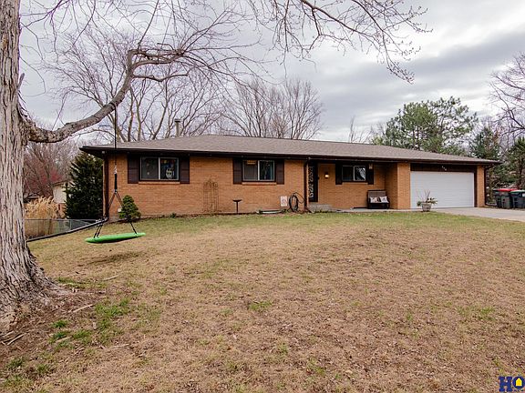 3rd image of 830 Sage Cir