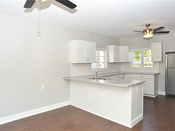 5th image of 2210 Oak Park Ave