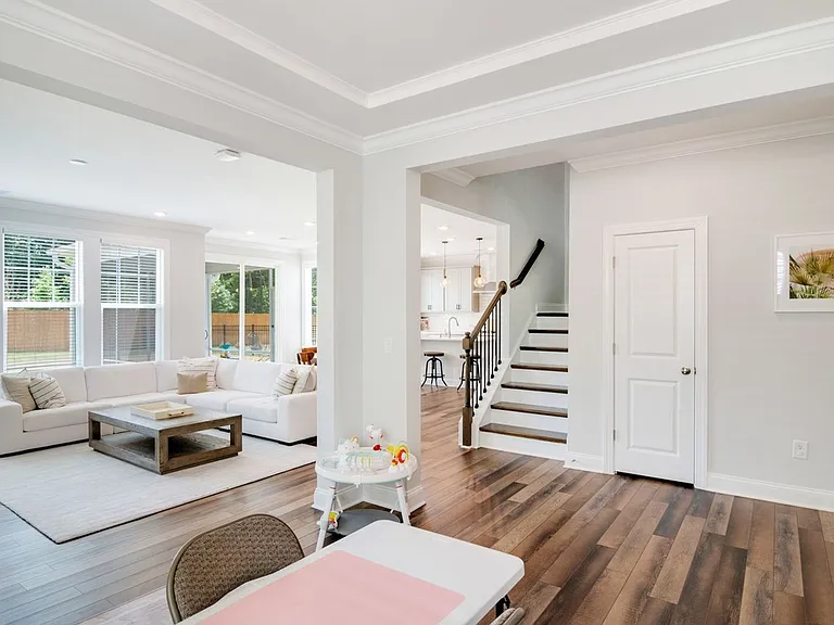 219 Abbot Pl — Photo 5