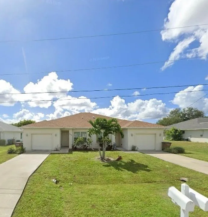 1713 SW 33rd Ter