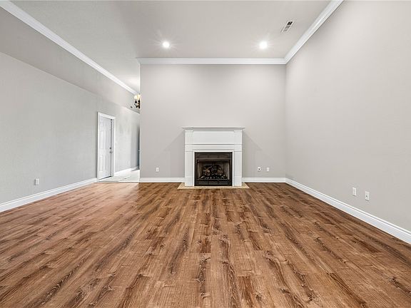 3rd image of 3215 Belmont Ave