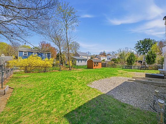 3rd image of 28 Lilly Ln
