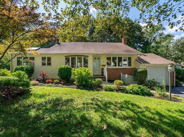 95 Iceland Drive, South Huntington, NY 11746