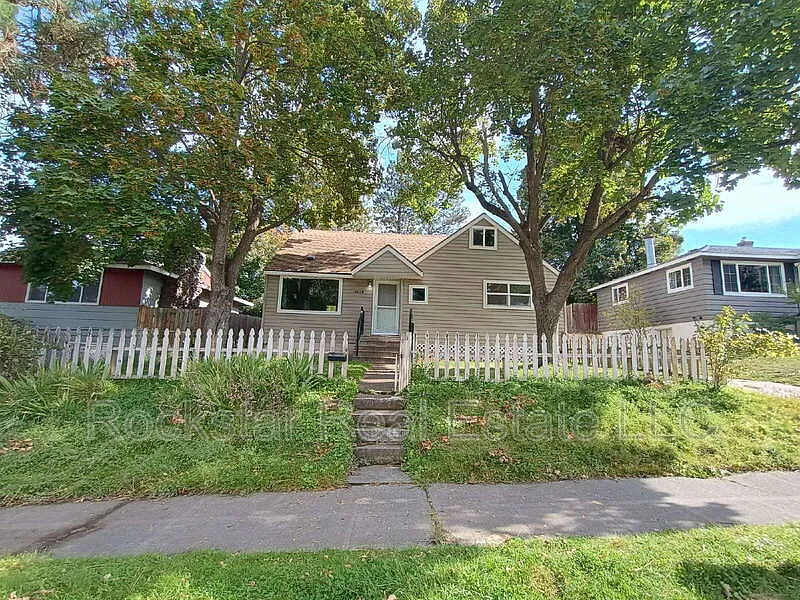 5 bed, 3.0 bath, 2632 sqft, $2,700 — Photo 2